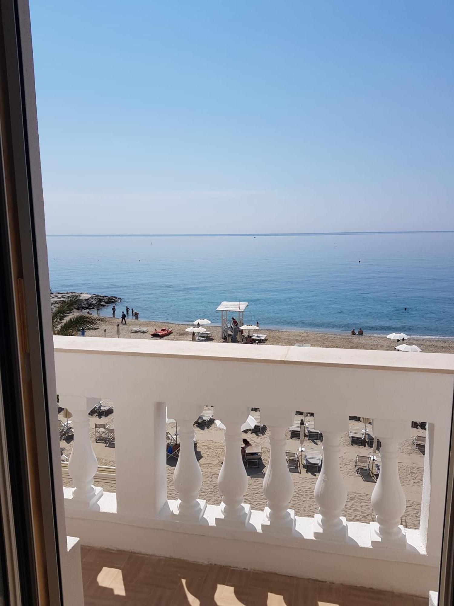 Blu Sea Apartments Pietra Ligure Ngoại thất bức ảnh