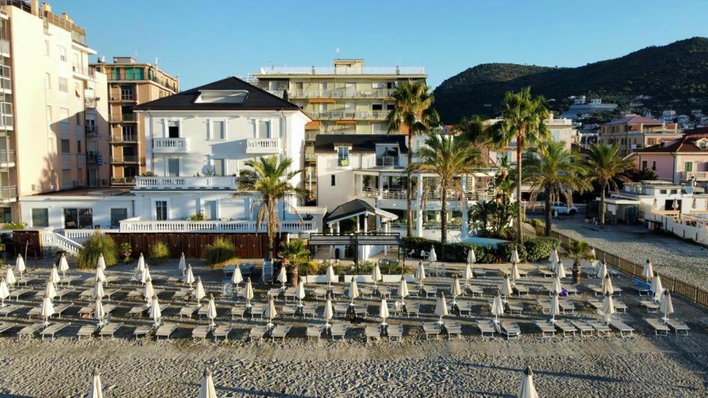 Blu Sea Apartments Pietra Ligure Ngoại thất bức ảnh