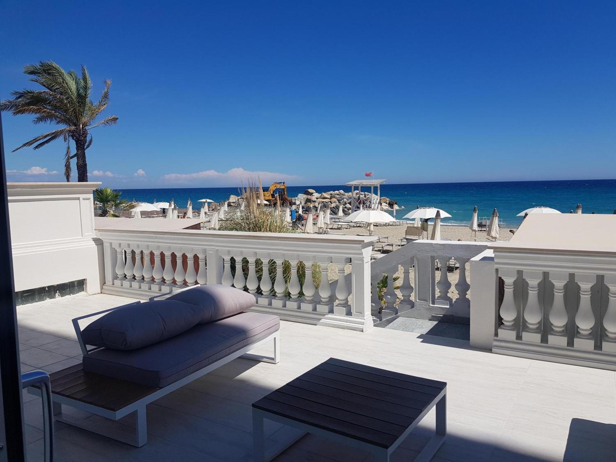 Blu Sea Apartments Pietra Ligure Ngoại thất bức ảnh