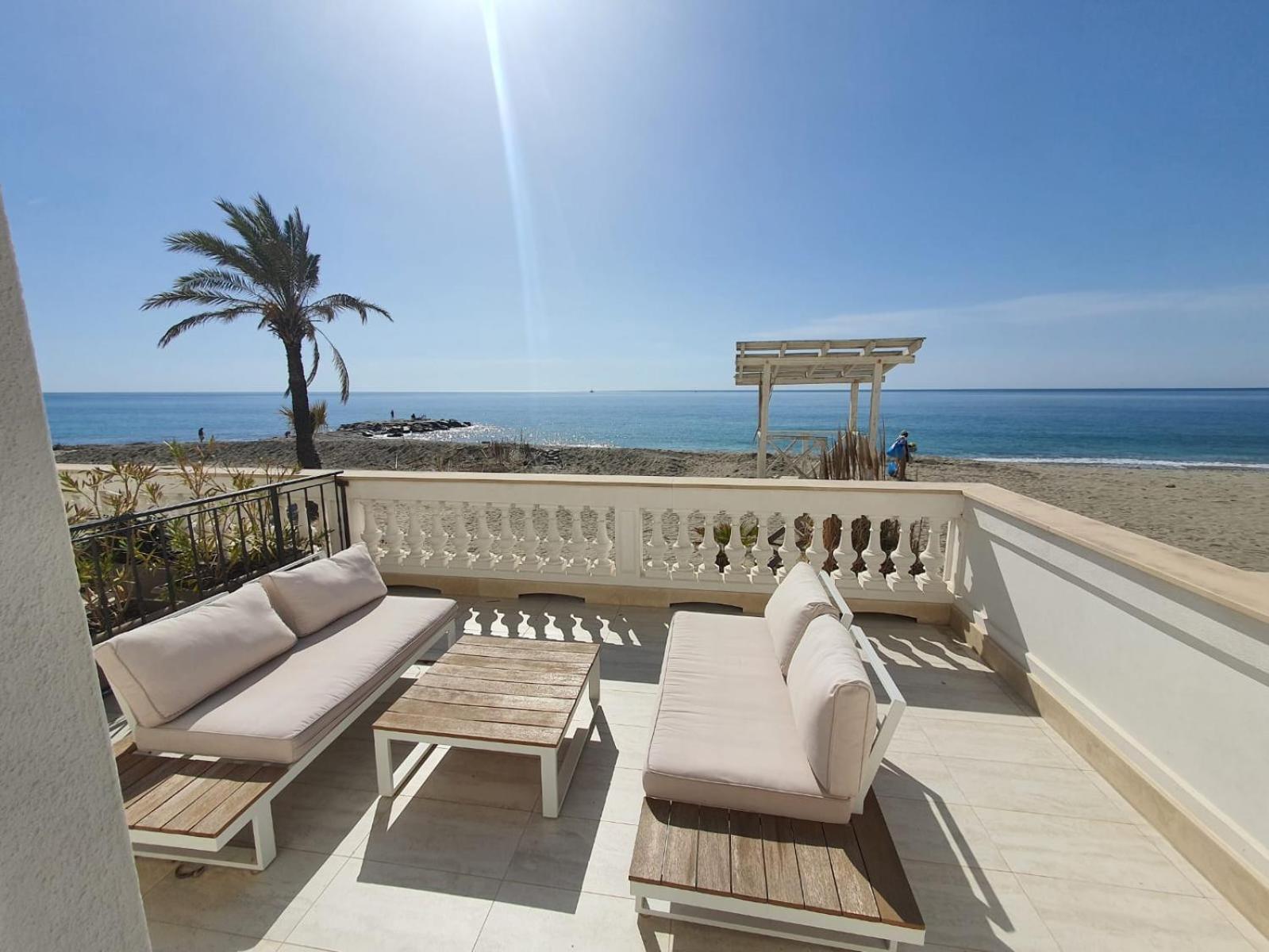 Blu Sea Apartments Pietra Ligure Ngoại thất bức ảnh