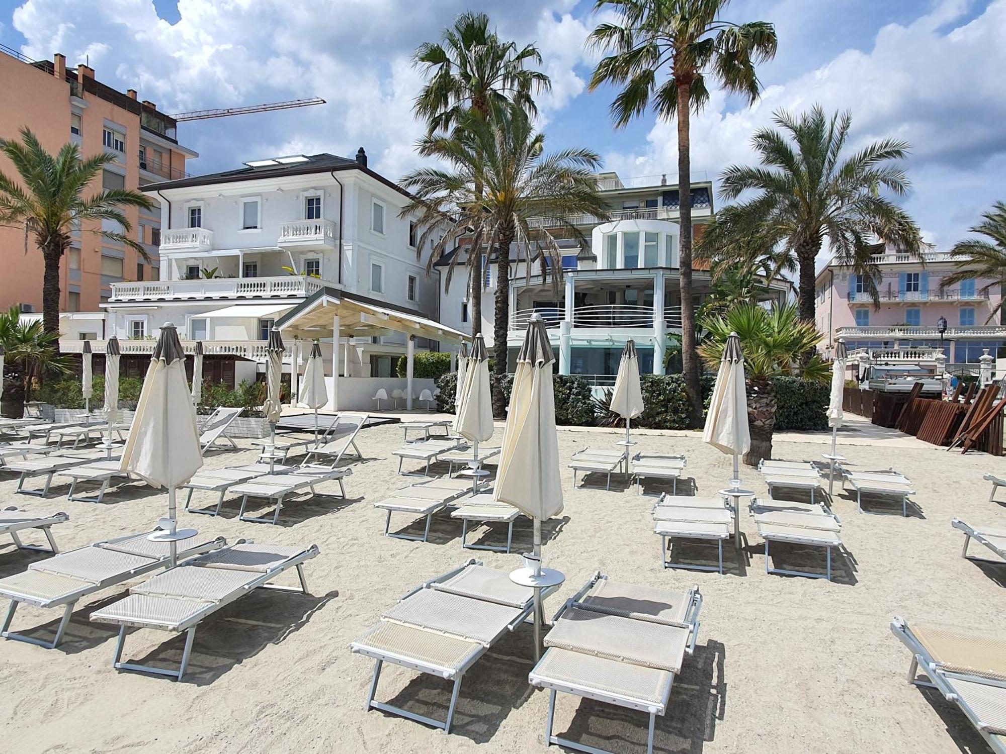 Blu Sea Apartments Pietra Ligure Ngoại thất bức ảnh