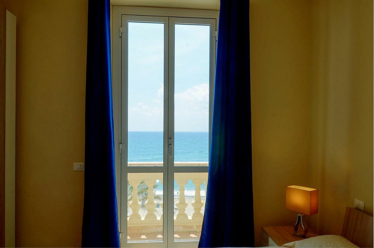 Blu Sea Apartments Pietra Ligure Ngoại thất bức ảnh